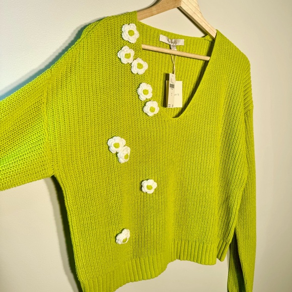 Anthropologie Flat White Long-Sleeve Crochet Flower Sweater Size L - Picture 3 of 6